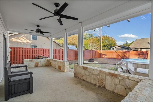 Building Photo - 1801 Broken Shoe Cove