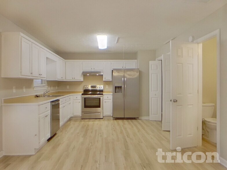 Building Photo - 6450 Bonanza Trail