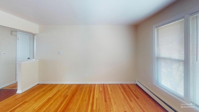Building Photo - 875 E 87th Pl