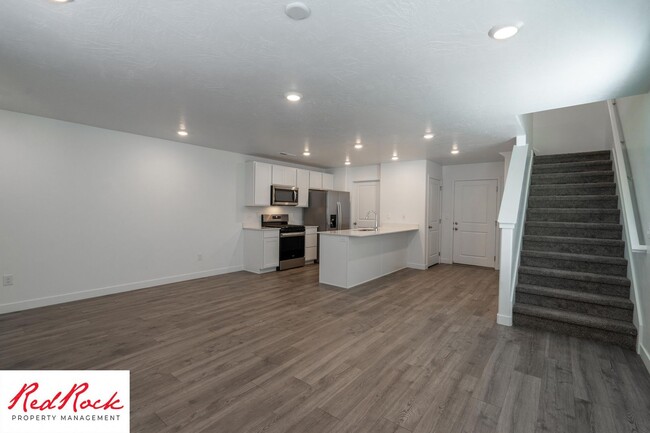 Building Photo - Brand New End Unit Townhome In Long Valley