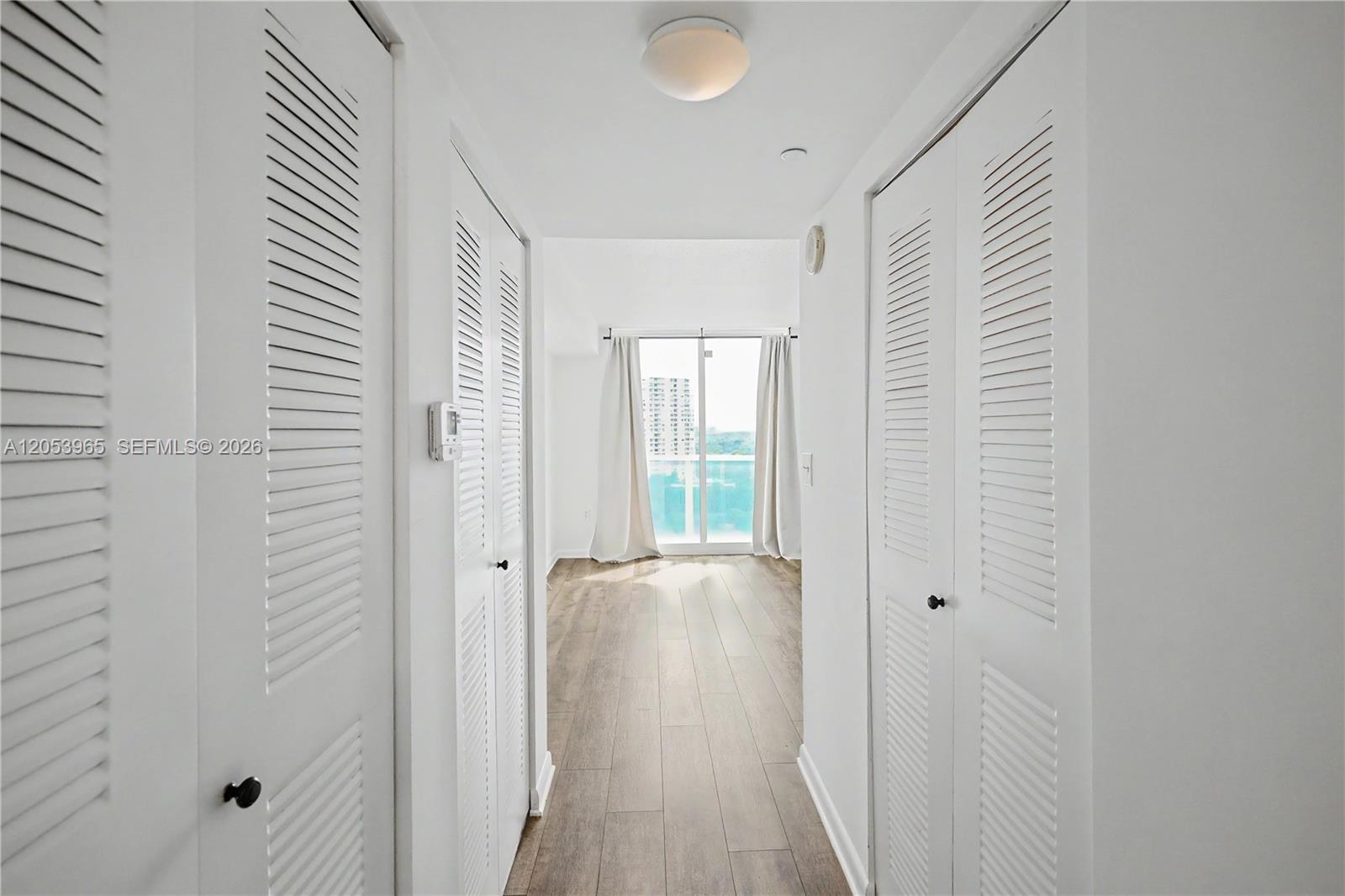 Building Photo - 2101 Brickell Ave