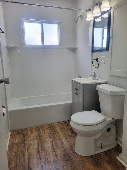 Building Photo - 4440 Saint Ann Ln