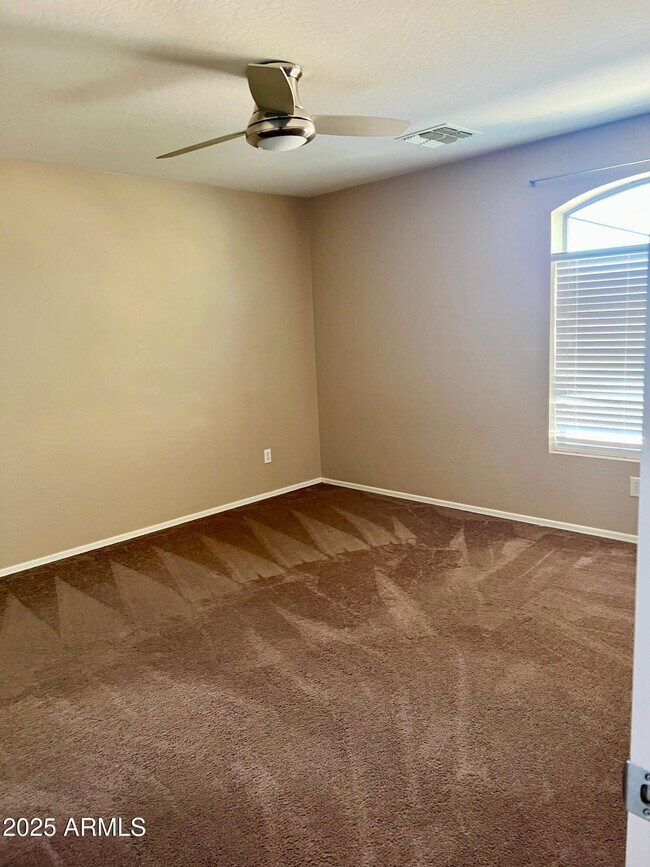 Building Photo - 13007 W Mandalay Ln