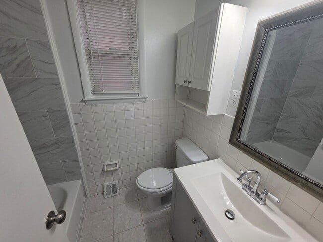 Building Photo - 264 Nandina Plaza