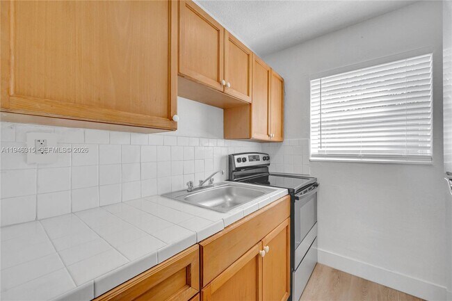 Building Photo - 668 NW 31st St