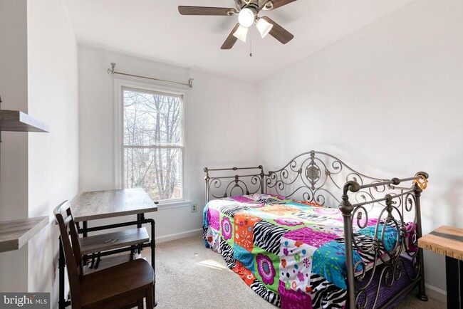 Building Photo - 10595 Blue Bell Way