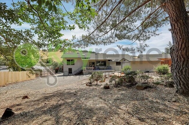 Building Photo - 3556 Mesa Verdes Dr