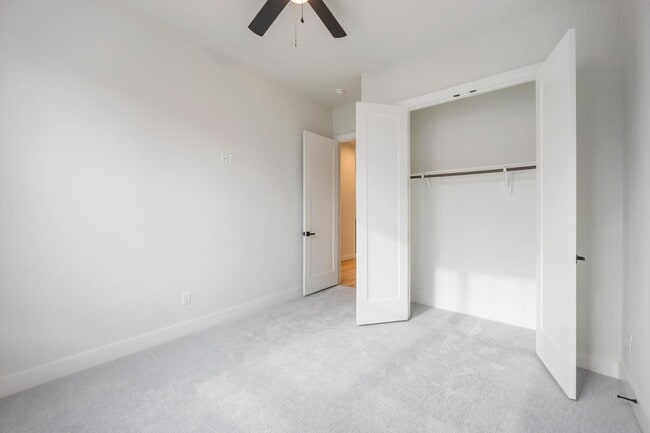 Building Photo - 6116 De Campo St