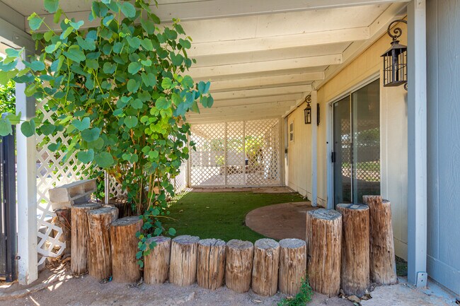 Building Photo - 5371 S Brush Berry Dr