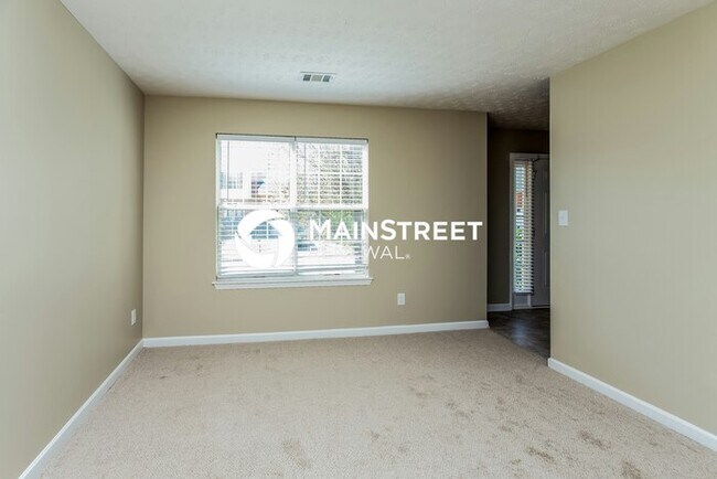 Building Photo - 5 Bedroom Pet-Friendly Home in Lithonia, GA with Main Street Renewal