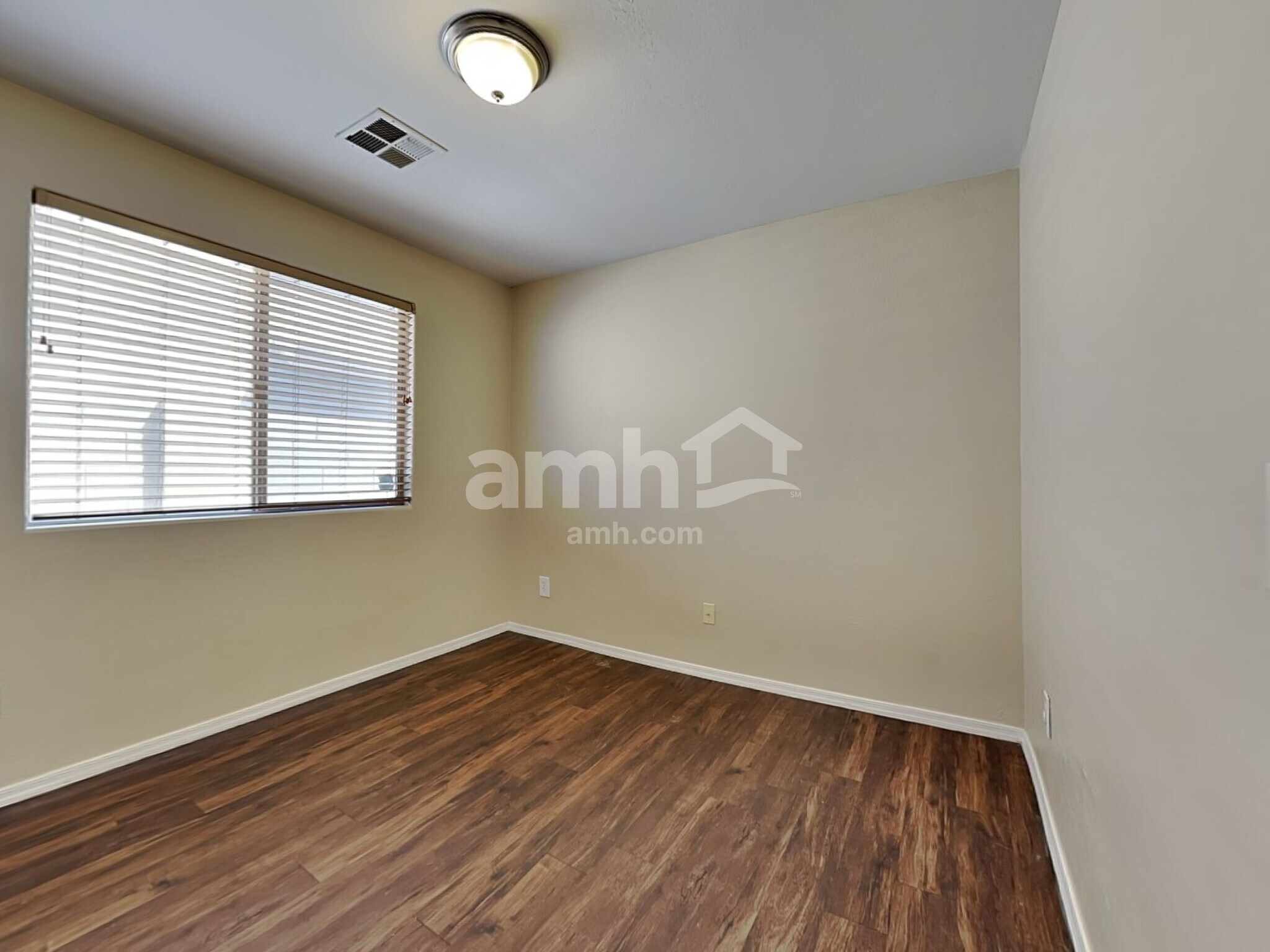 Building Photo - 7202 S 45th Ave