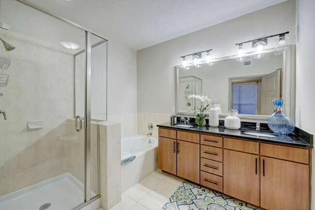 Building Photo - Save Up to $700 – Move-In Special!