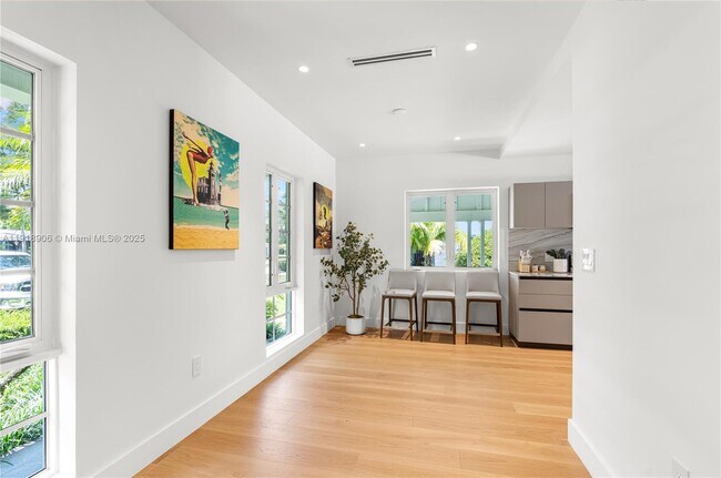 Building Photo - 45 NE 104th St