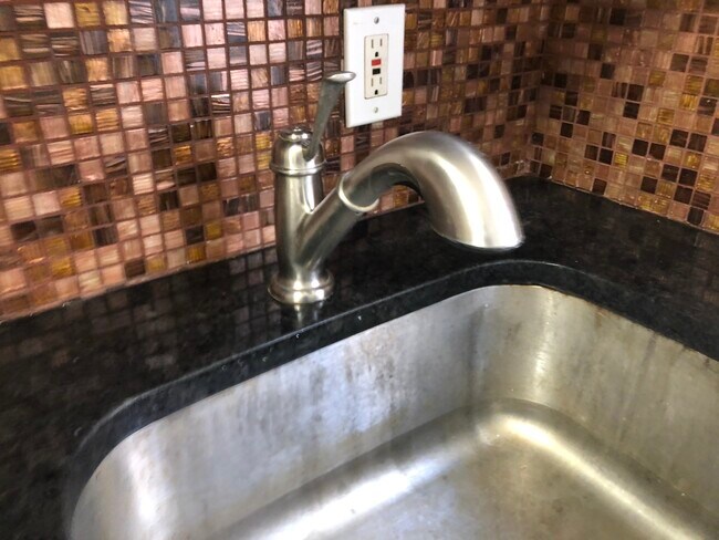 Building Photo - 7 Laidlaw Ave