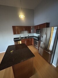 Building Photo - 1511 Main St