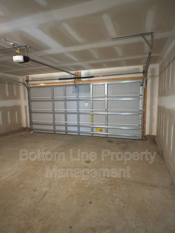 Building Photo - 1035 Pepper Ln
