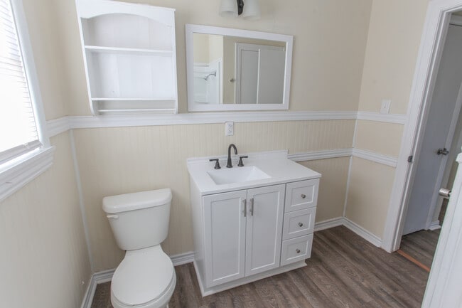 Building Photo - 1506 Kentucky Way