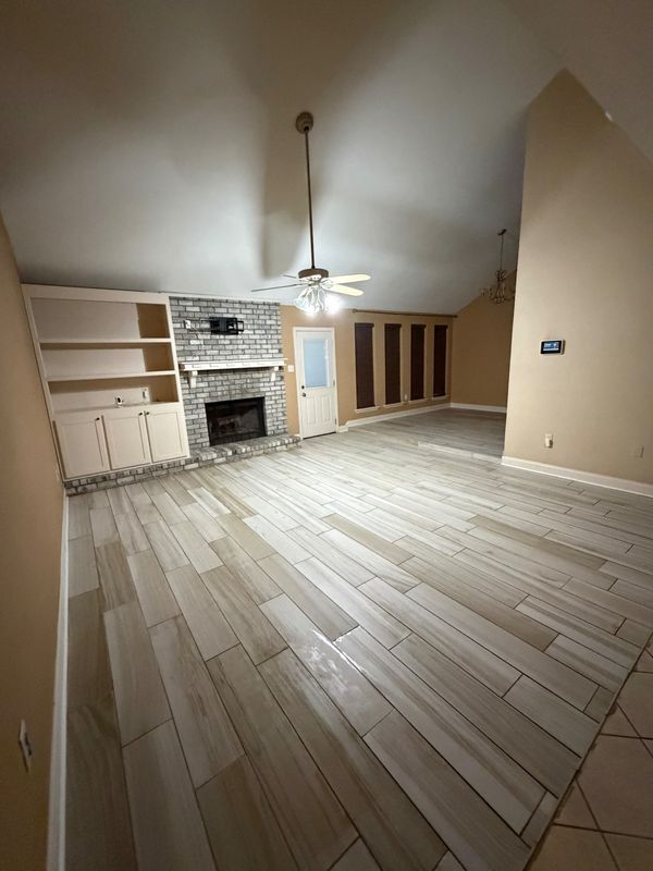 Building Photo - 14443 Bywood Ave