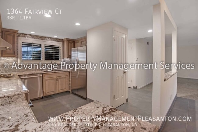 Building Photo - 1364 Fairview Ct