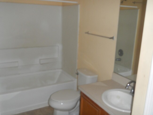 Building Photo - 517 Tuxedo Ct