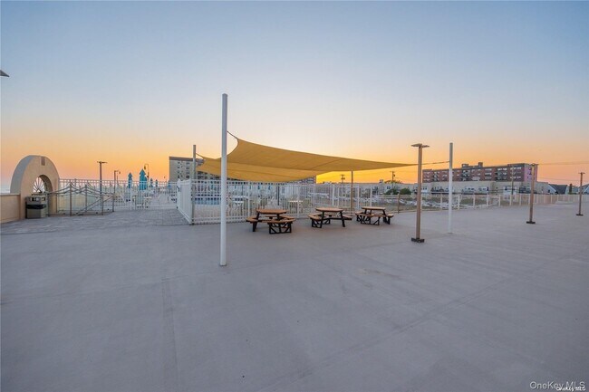 Building Photo - 360 Shore Rd