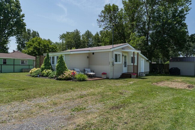 Building Photo - **Furnished Winter Rental** - Sackets Harbor