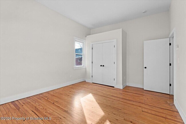 Building Photo - 840 Clay Ave