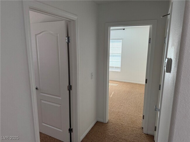 Building Photo - 10556 Gibbous Moon Dr
