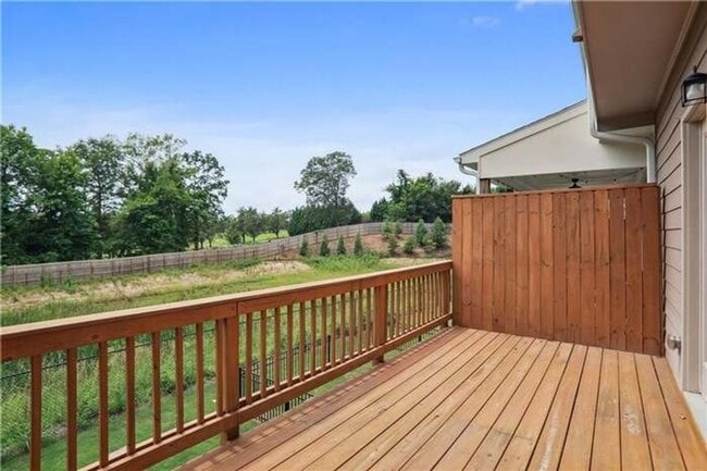 Building Photo - 4 Bedroom Townhome in Kennesaw