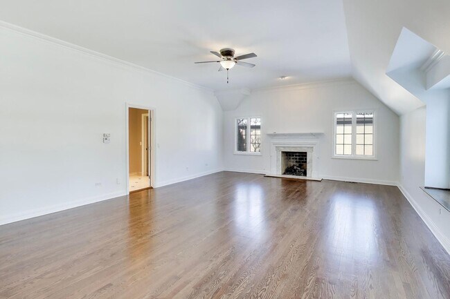 Building Photo - 931 Coventry Dr