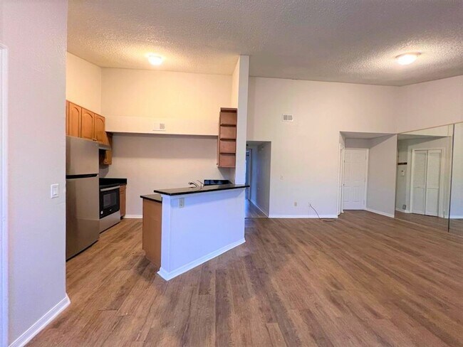 Building Photo - The perfect apartment waiting for you!