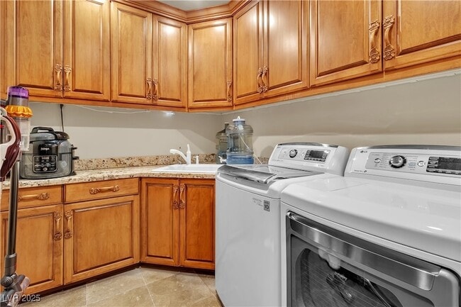 Building Photo - 2733 Red Arrow Dr