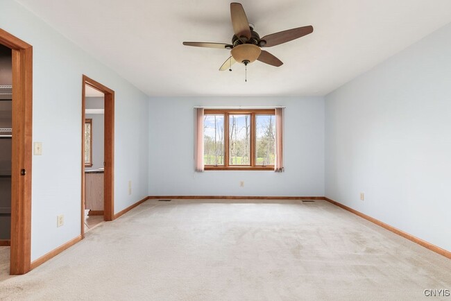 Building Photo - 3293 Greenleafe Dr