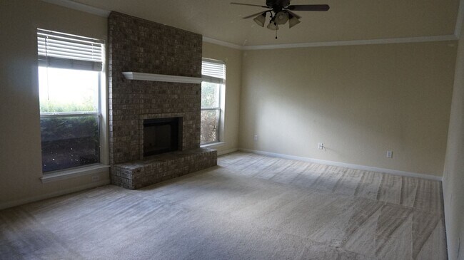 Building Photo - 4-Bedroom House for Rent in Killeen