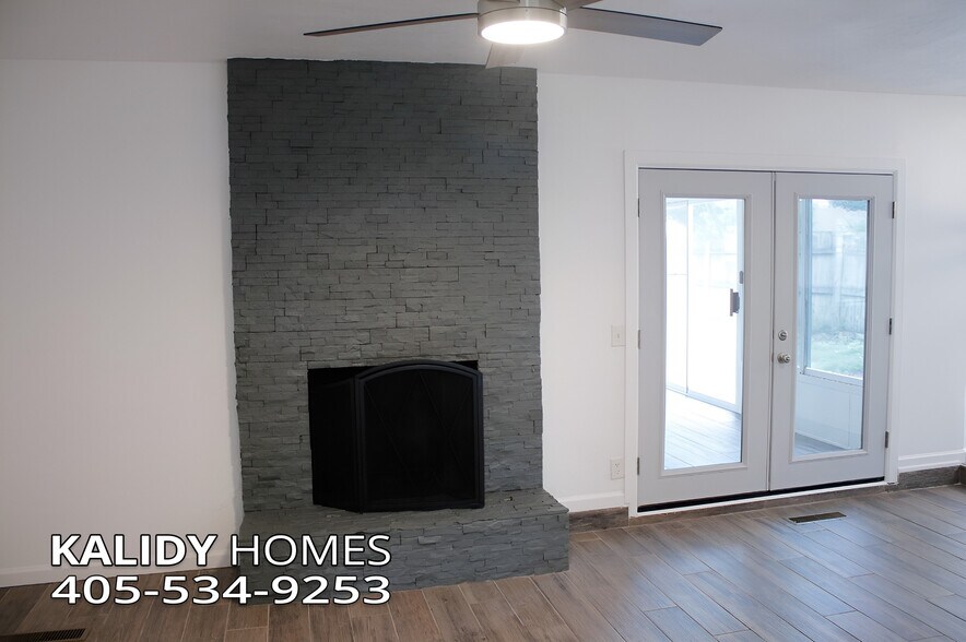 Building Photo - 4116 Overland Dr