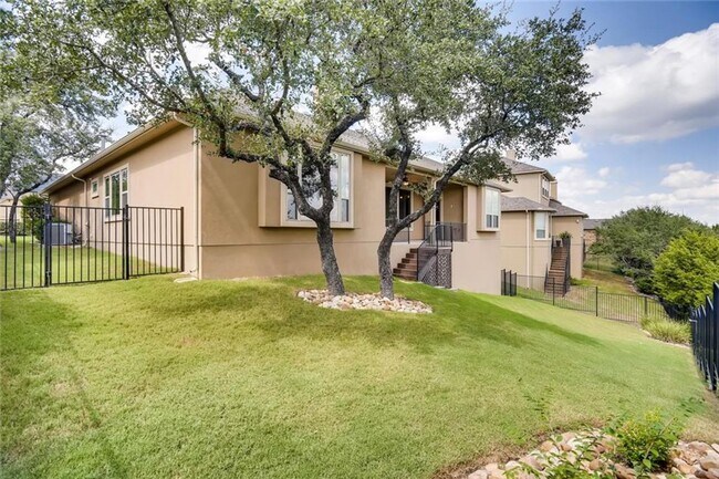 Building Photo - Stunning Single Story in Falconhead West!