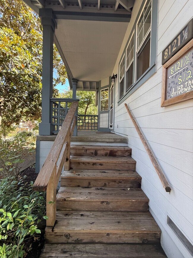 Building Photo - 8121 1/2 El Rancho Drive