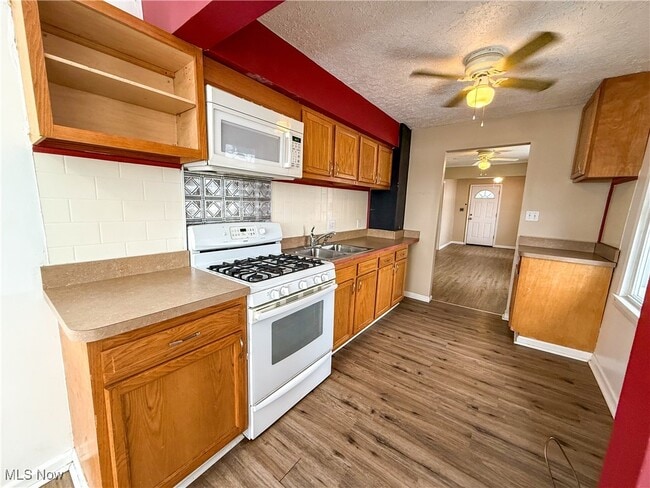 Building Photo - 1578 Salem Ave