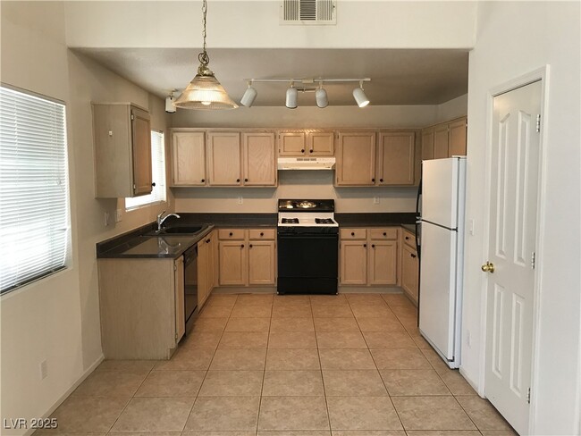 Building Photo - 2064 Lipari Ct