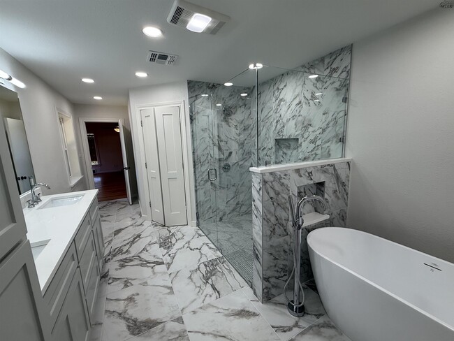 Building Photo - 2208 Avondale St