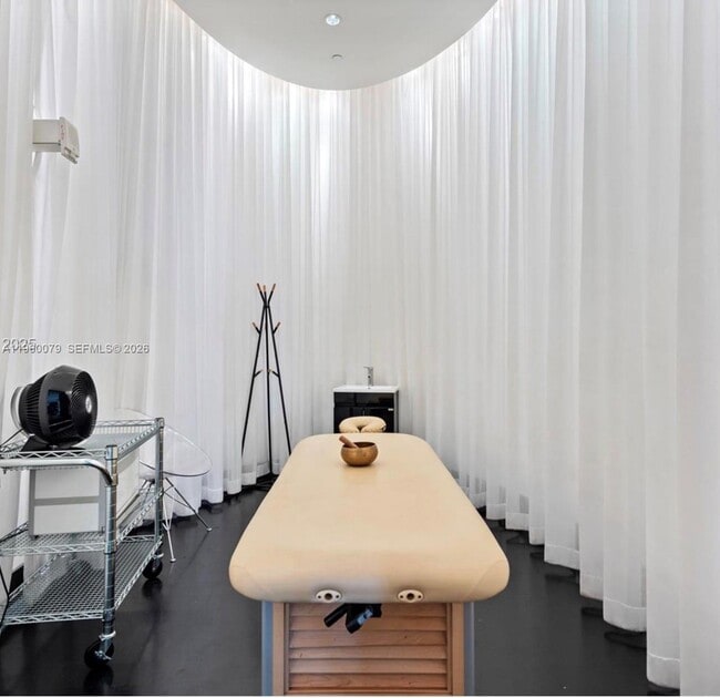 Building Photo - 450 Alton Rd