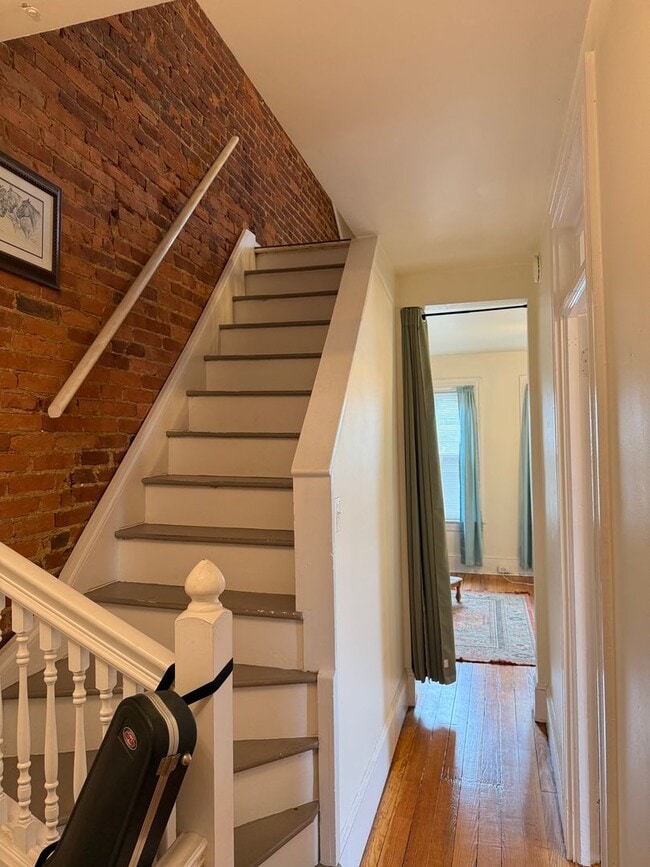 Building Photo - 141 N Plum St