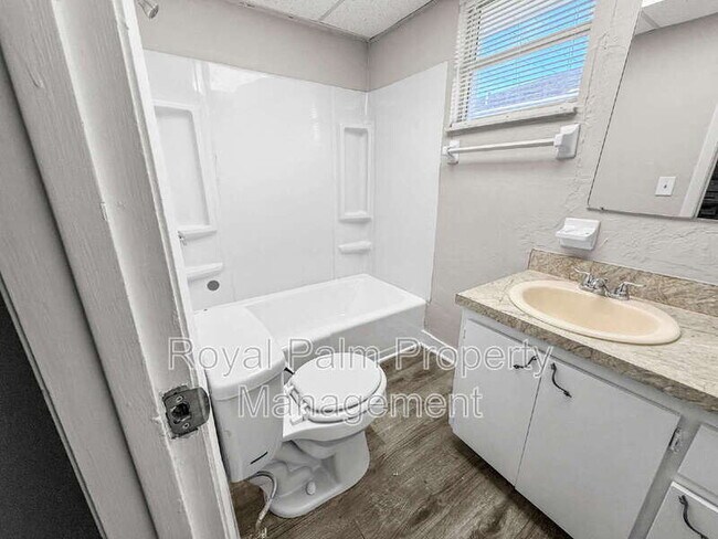 Building Photo - 3744 Estelle Ave