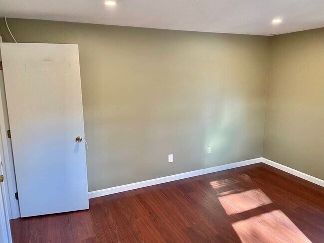 Building Photo - 169 Norton Ave