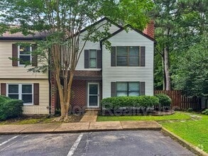 Building Photo - 285 Merrimac Trail