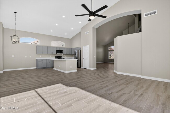 Building Photo - 11517 W Laurelwood Ln