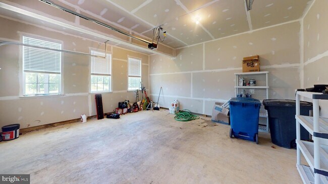 Building Photo - 7640 Knotting Hl Ln
