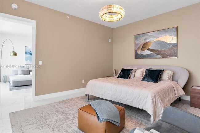 Building Photo - 16901 Collins Ave