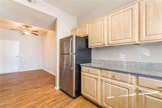 Building Photo - 5250 S Rainbow Blvd