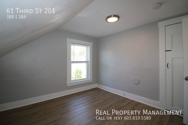 Building Photo - 61 Third St 201-